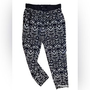 NWOT print Black & White casual pant elastic waist